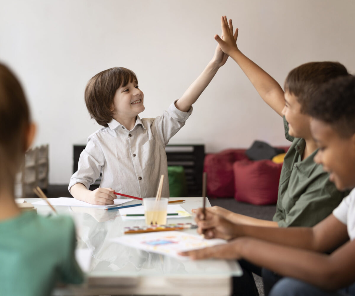 Who Can Enroll in Traini Academy’s Physics, Chemistry, Biology, and Mathematics Courses?